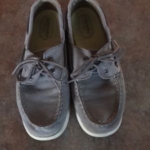 Light gray Sperrys but in good condition